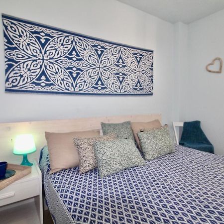 Agradable Apartamento Con Terraza En Formentera Es Pujols Exteriör bild