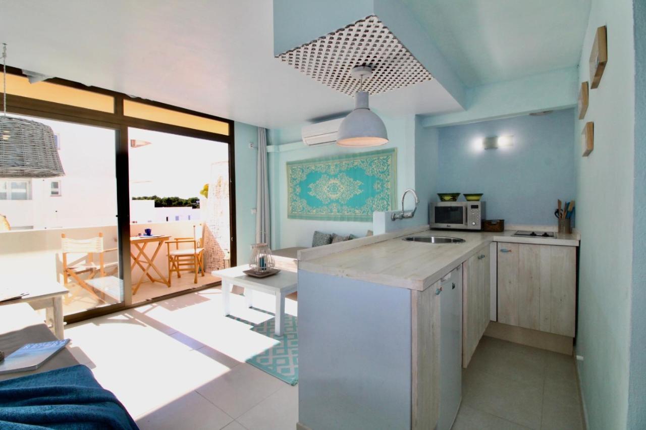 Agradable Apartamento Con Terraza En Formentera Es Pujols Exteriör bild