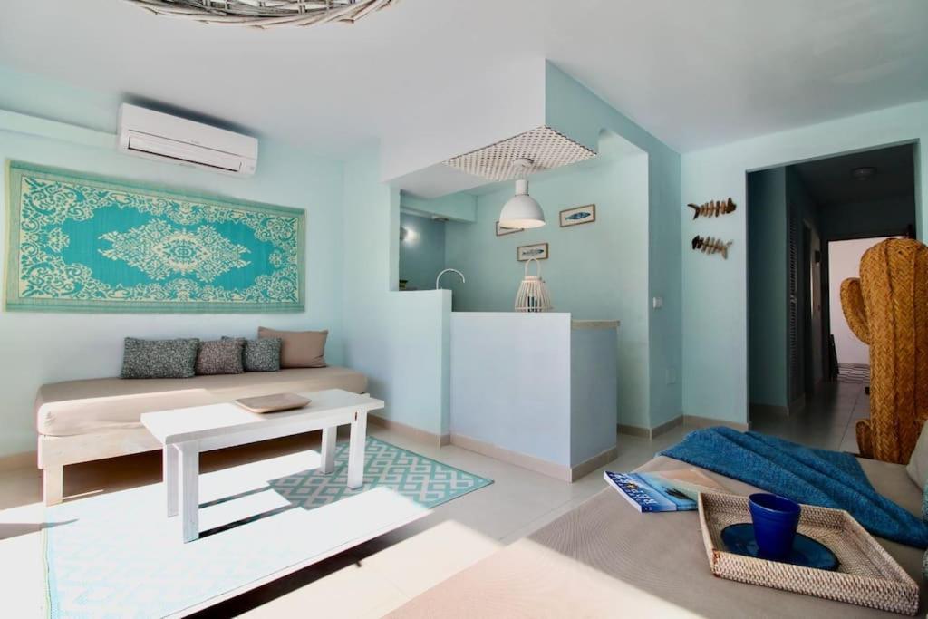 Agradable Apartamento Con Terraza En Formentera Es Pujols Exteriör bild