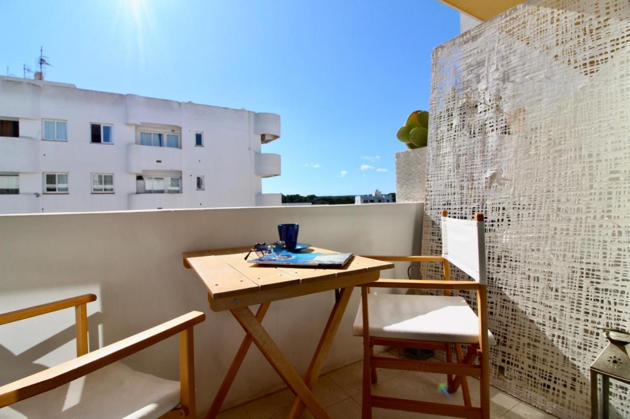 Agradable Apartamento Con Terraza En Formentera Es Pujols Exteriör bild
